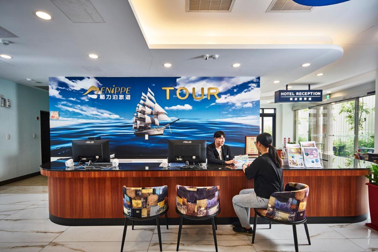Menippe Hotel Kaohsiung Bagian luar foto